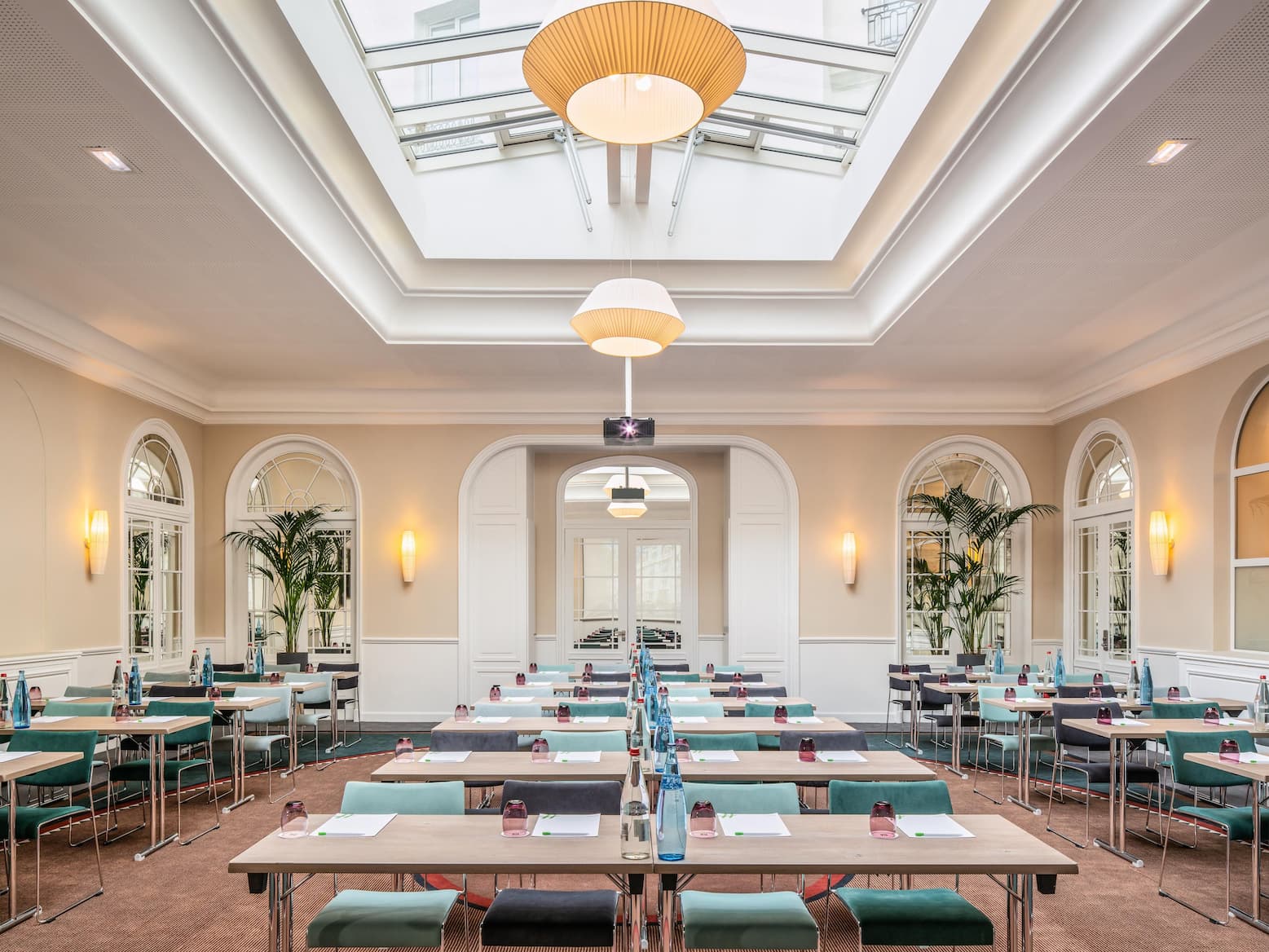 holiday inn paris 7645687343 4x3